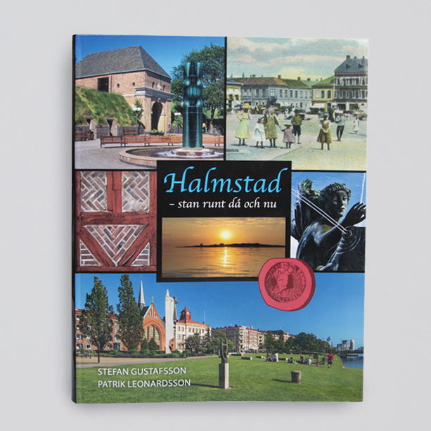 En bok med ett kollage av naturfotografier på omslaget och texten Halmstad. Foto.